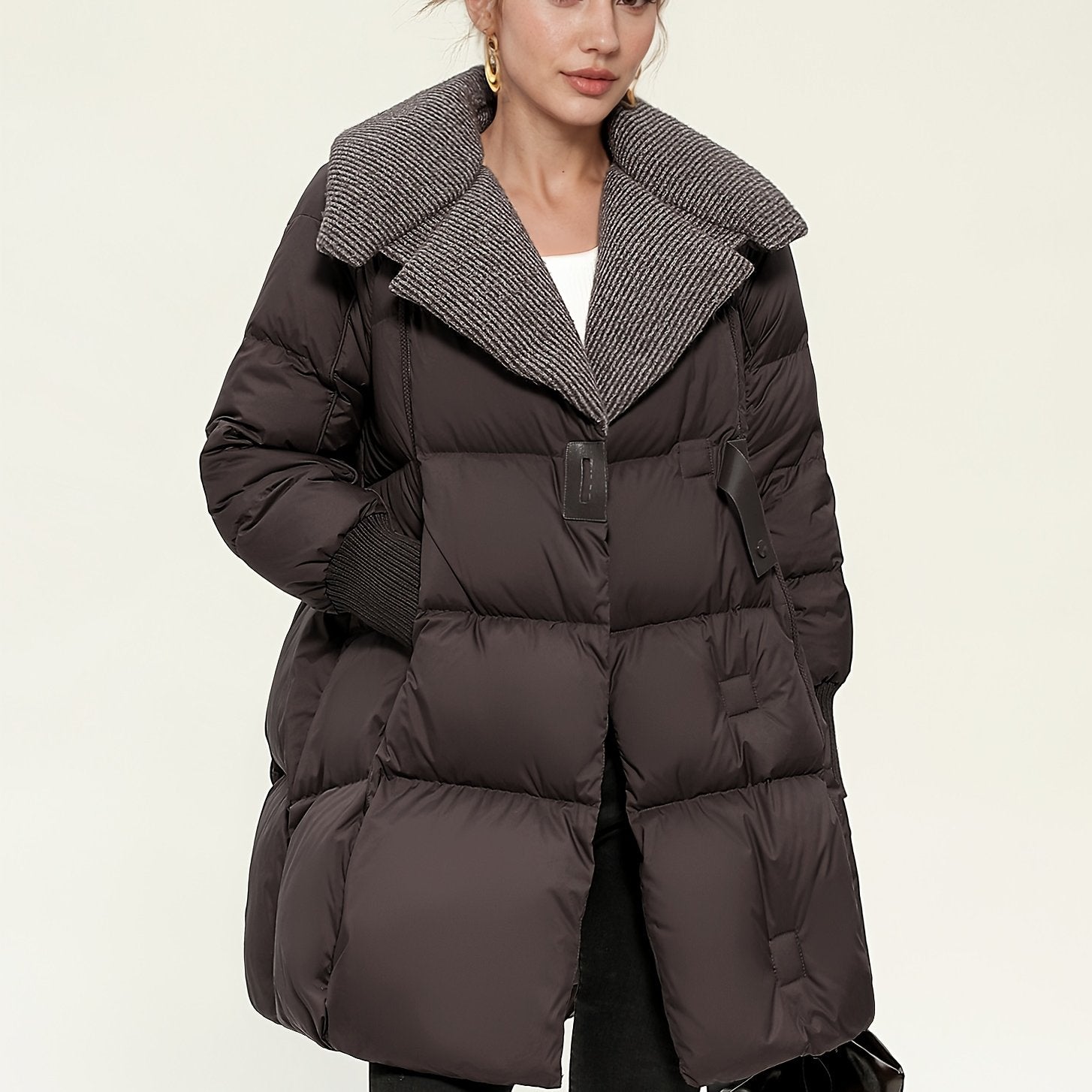 Korean-Style Design for Commuting And Casual Wear, Featuring a Coffee Color Block with a Cinched Waist, This New Autumn And Winter