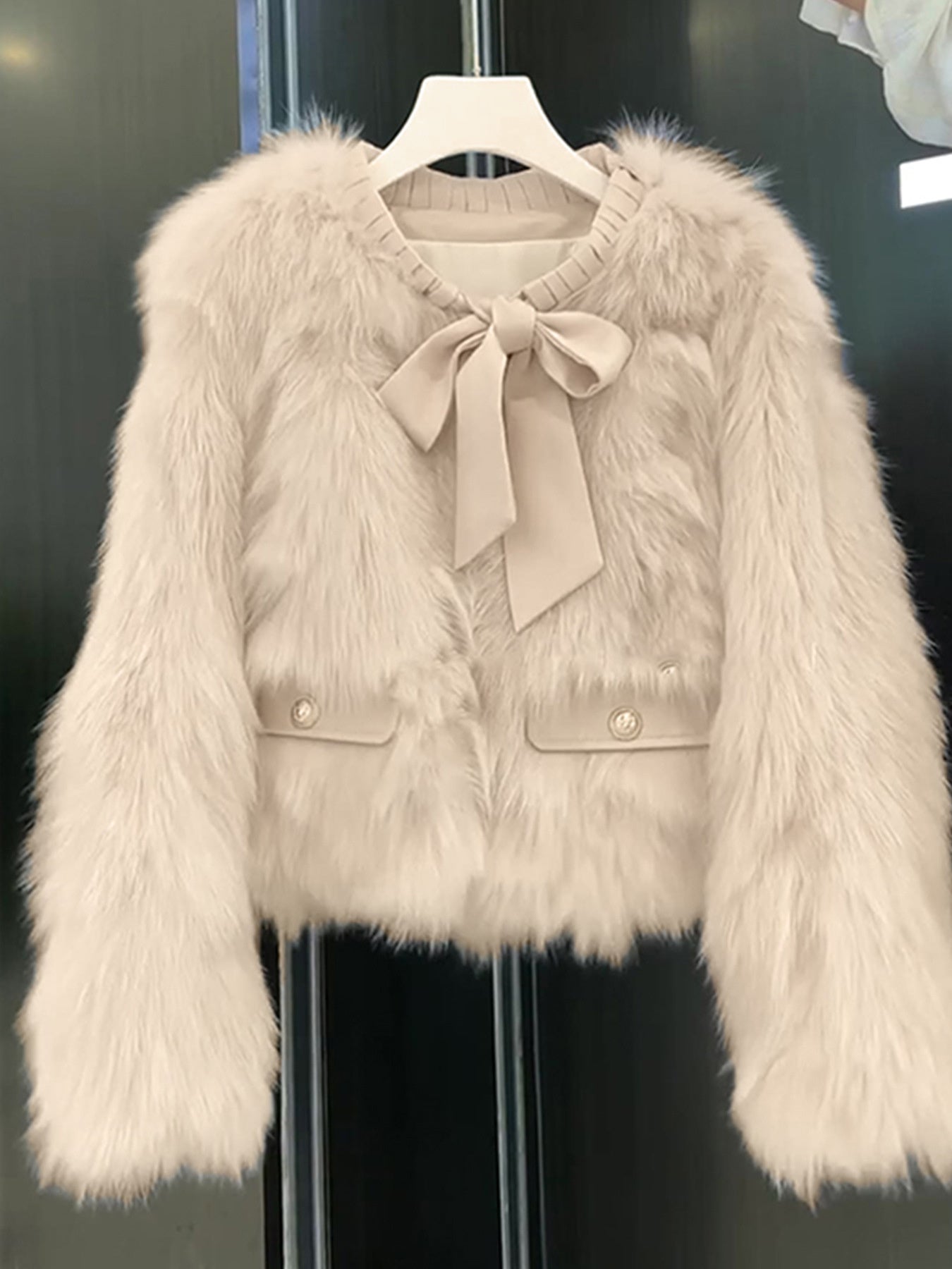 Women' Short Faux Fox Fur Shearling Jacket with Bowknot & Fringe - Winter Warm Coat Suitable for Women