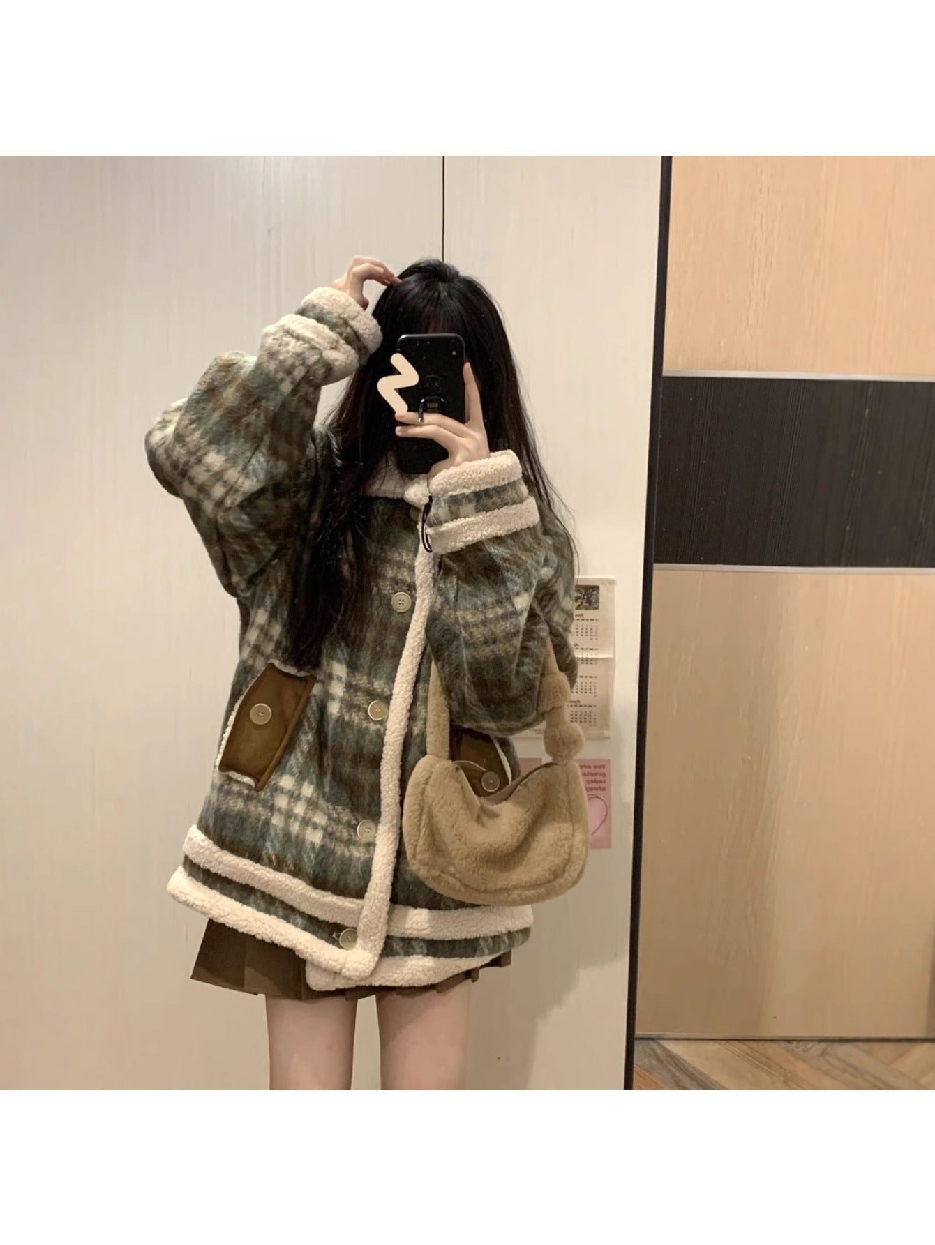 Hot-selling Japanese-style  Plaid Design Niche Coat for Women, Spring Loose and Thickened Imitation Lamb Overcoat